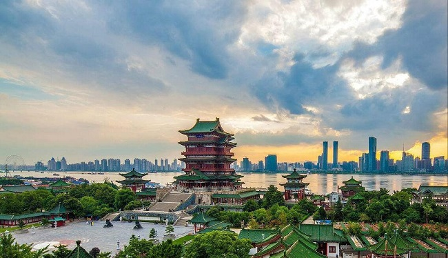 Manhole water level, quality and flow monitoring(JiangXi)